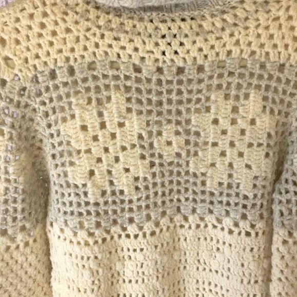 VINTAGE EXPRESS HANDKNIT Cream Gray Crochet Wool Boho Cottage Sweater Size S - Picture 3 of 8